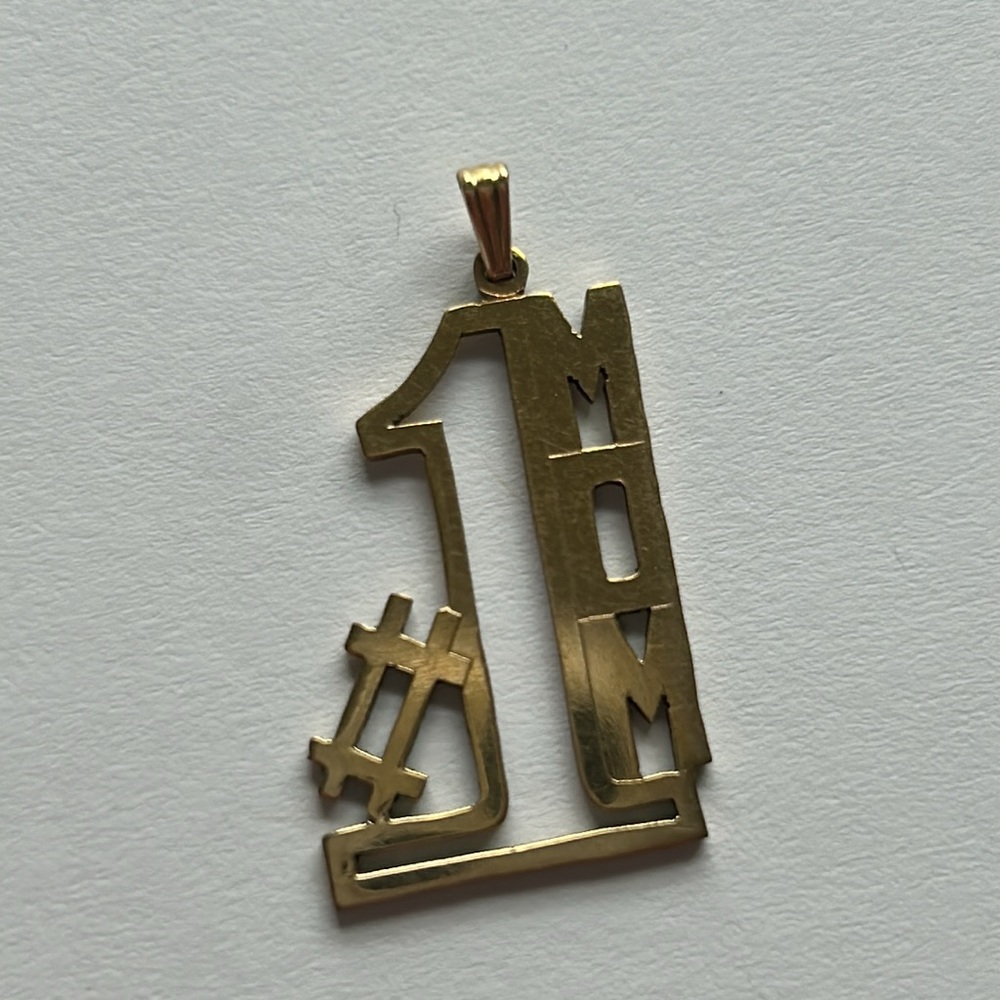 #1 Mom Gold Plated Pendant Charm